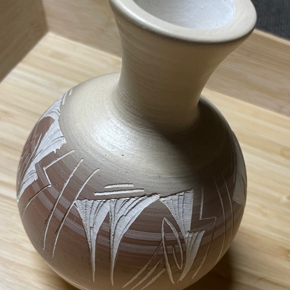 Designer Originals Other - Native American Navajo Indian signed handmade pottery Vase